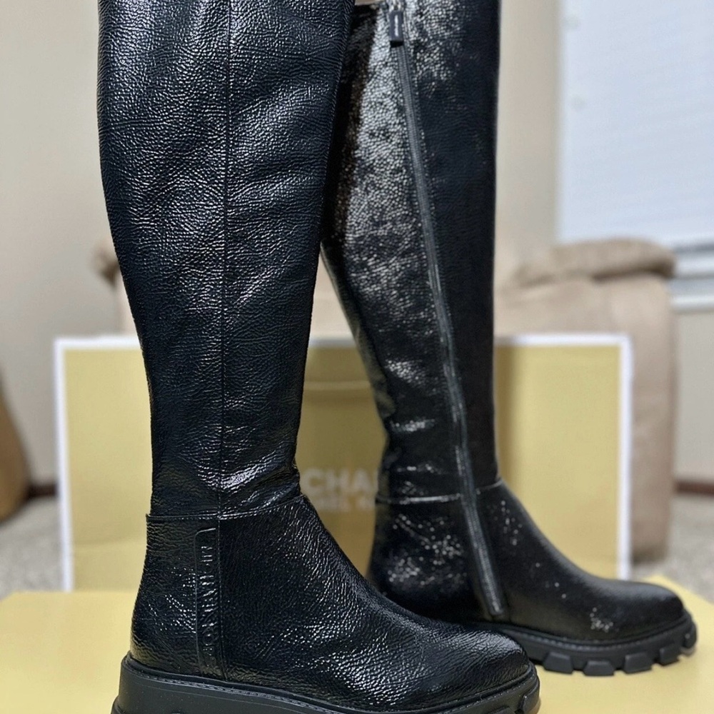 Michael Kors Crackled Faux Patent
Leather Boot Black NWOT Size 7 - Picture 2 of 5